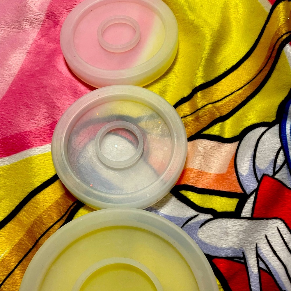 Multiple sized round coasters